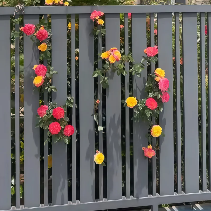 Maatwerk Nieuwe Stijl DIY Installeren Aluminium Balustrades Dekfoto's Reling en Hek voor Balkon Warmtebehandelde 3D-modellering