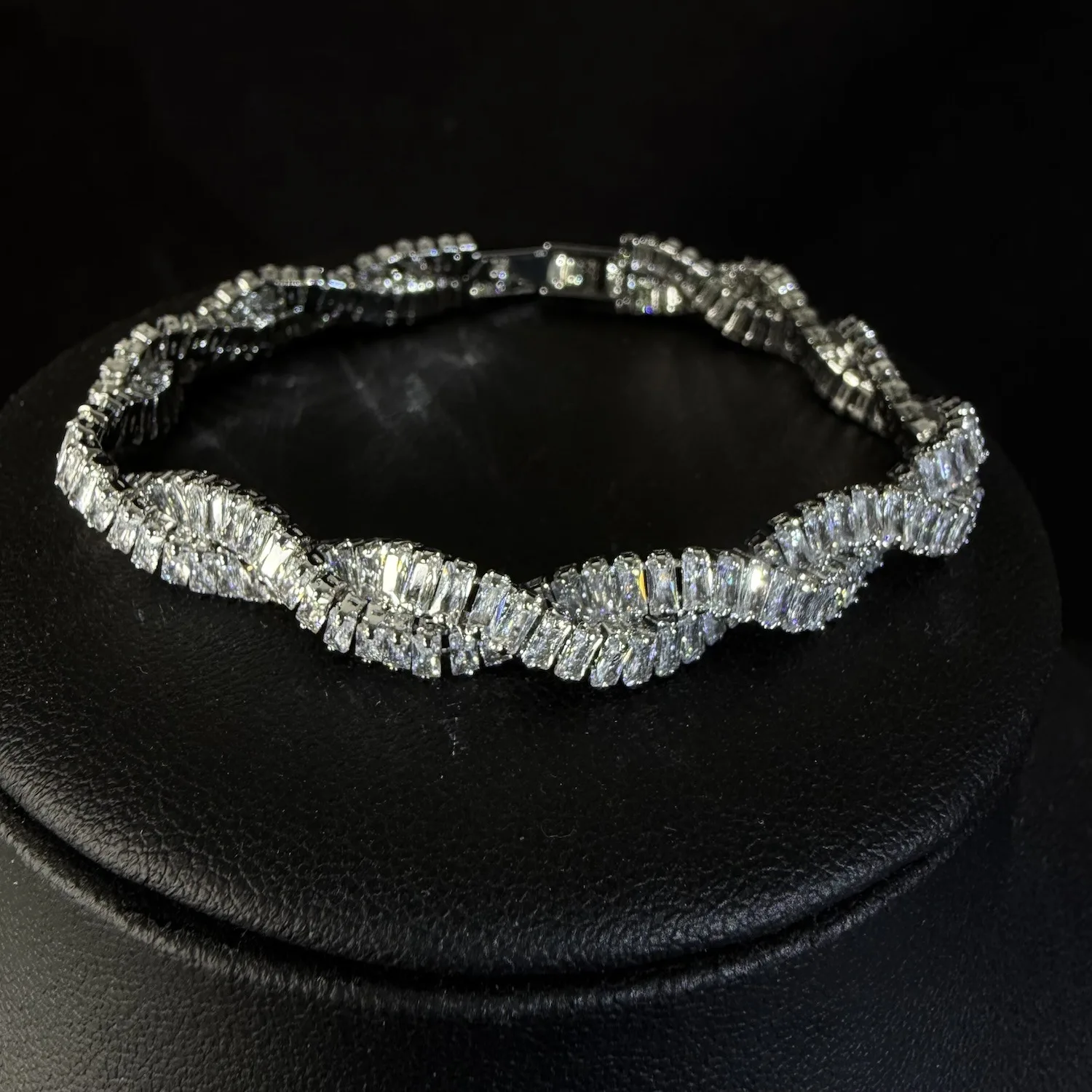 Unisex Retro Braided Twist Chain Bracelet Luxury Inlaid Zircon Delicate Fashion Party Hand Jewelry