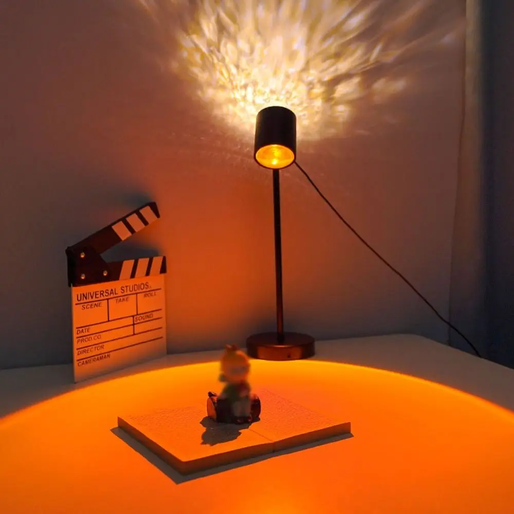 16 لون مصباح تموج الماء زر التحكم 360 °   دوران ثنائي الرأس تصميم الإنترنت الشهيرة مصباح جو الضوء المموج