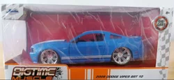 Jada 1:24 2010 Ford Mustang GT High Simulation Diecast Car Metal Alloy Model Car Children's toys collection gifts J277