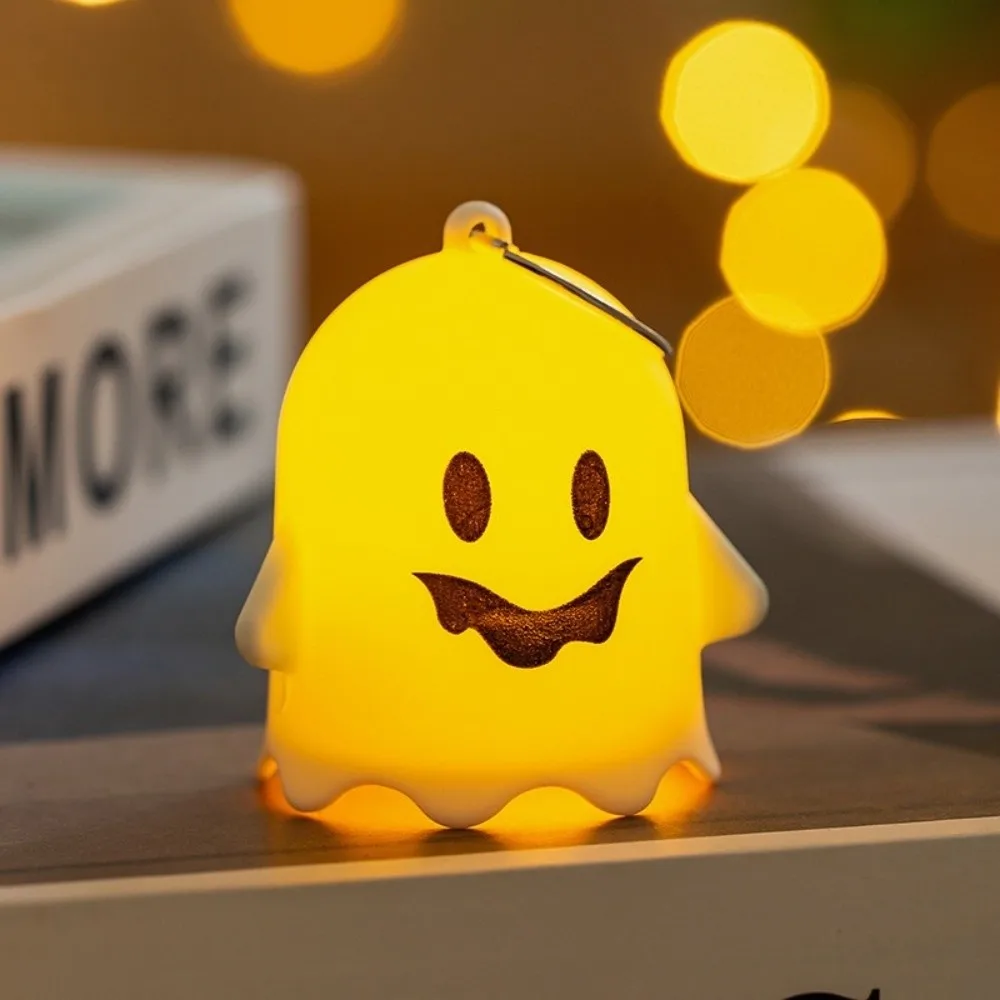

6PCS Cute Halloween Luminous Ghost Keychain Luminous LED Ghost Pendant Party Hanging Ghost Light Gifts Bag Charms