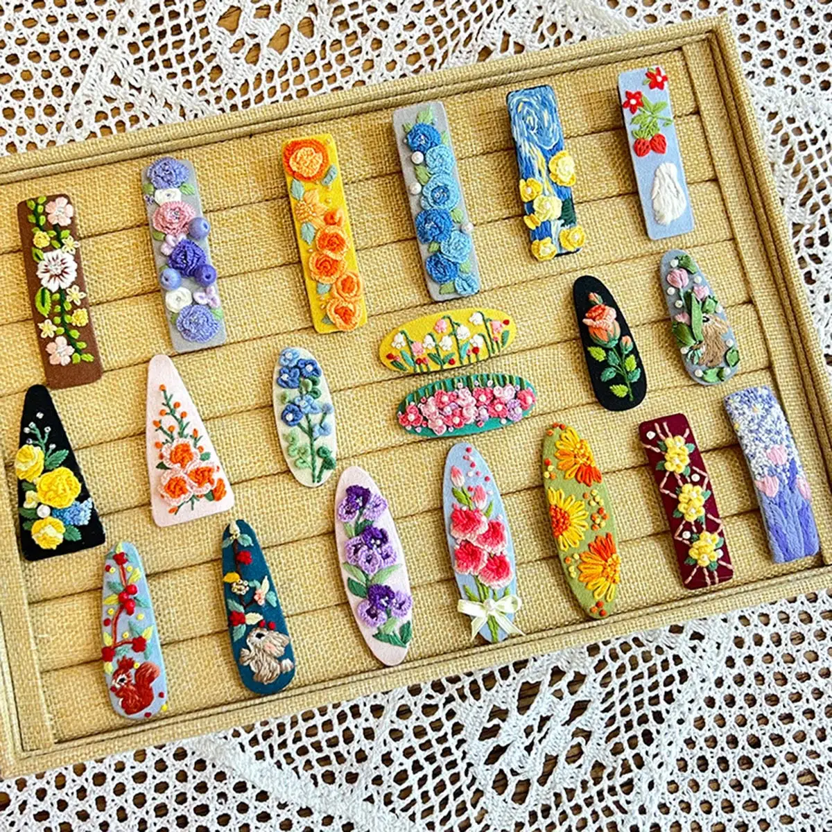 

Unfinished Embroidery Kit of Duckbill Clip 3D Floral Pattern DIY Handwork Sewing Cross Stitch Set Thread Tools Material Package