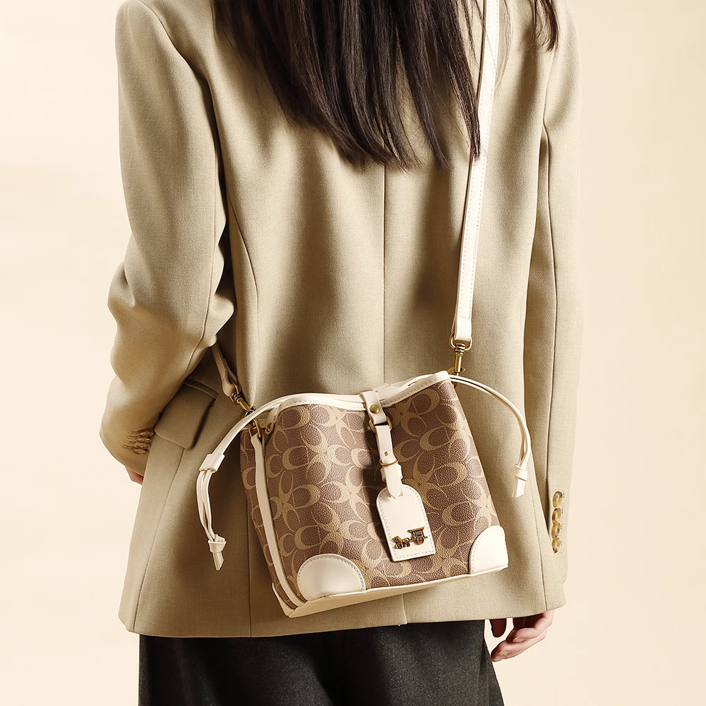 Ladies' handbag 2026 popular new style, high-end designer fashion, light luxury, contrasting color, single shoulder crossbody ba