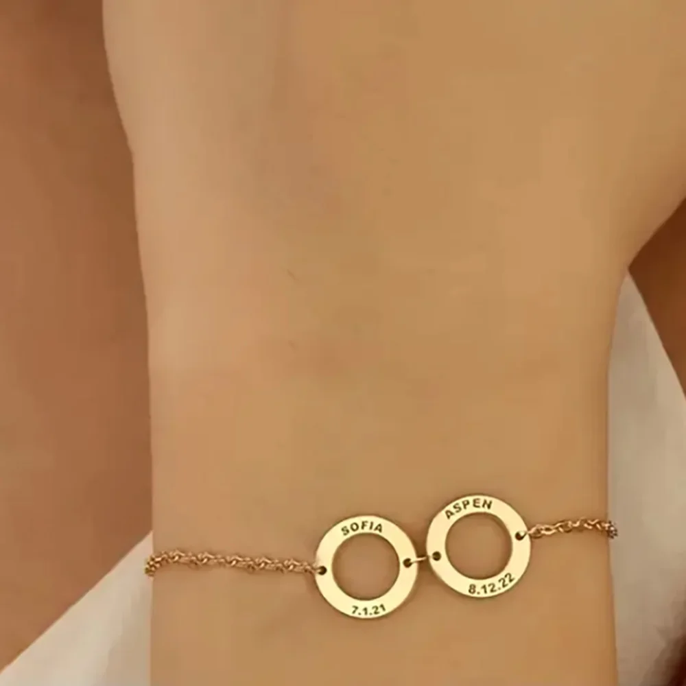 パーティーギフト用のパーソナライズされたブレスレット,1〜3つのサークルが刻印されており,お客様によってカスタマイズされています。