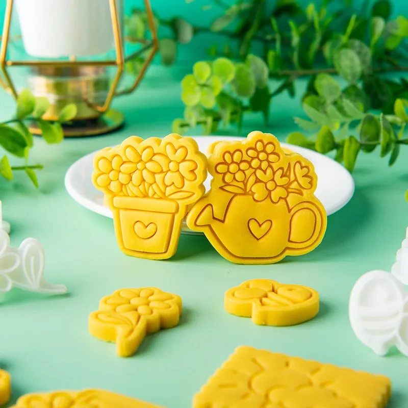 Cartoon Spring Easter Party Biscuit Mould Cute Bee Flower Rabbit Cookies Cutter Fondant Press Mould Diy Household Baking Tools