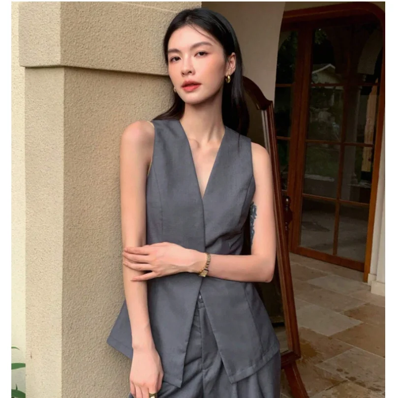 

Old Money Style Women's Vest V-neck Sleeveless One-button Cardigan Mid-length Commuter Casual 2023 Best-selling New Product