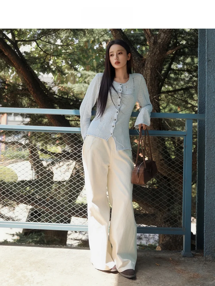 กางเกงยีนส์เอวสูงทรงขากว้าง ผ้าฝ้ายเดนิมสีน้ำเงิน ทรงตรงลำลอง ช่วยให้ดูผอมเพรียว รุ่นใหม่ประจำฤดูใบไม้ร่วง Airiqi25