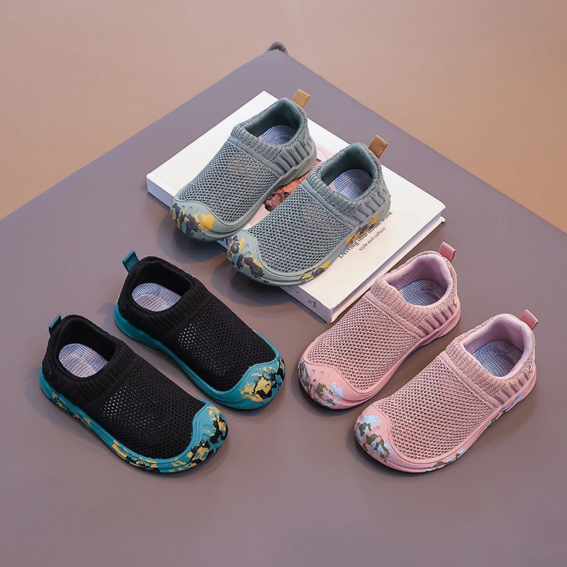 

Кроссовки-сетка для мальчиков, камуфляжные, с мягкой подошвой, нескользящие, без шнурков, детские носки-туфли, обувь для первых шагов малышей, весна-осень, новинка