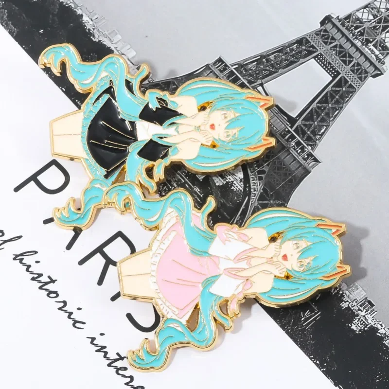 Miku – Badge en métal de forme humaine, bord doré, broche en métal semblable à l'émail, accessoires de décoration Kawaii, cadeaux de collection