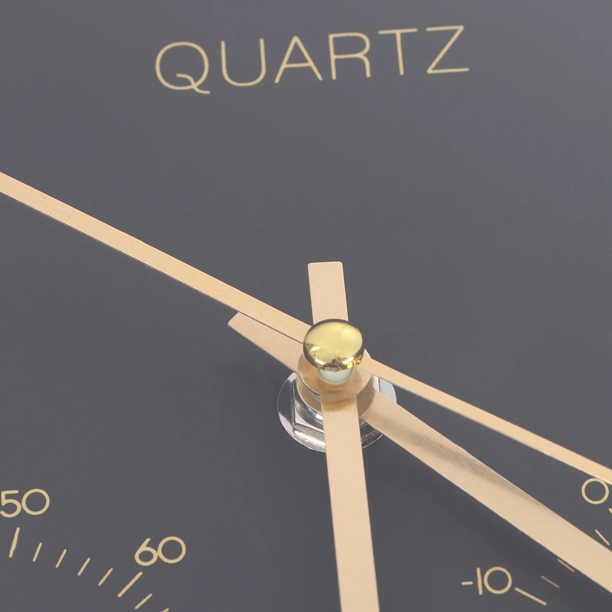 

Hygrometer Wall Temperature Meter Multifunctional Silent Sweep Decor Clock Home Living Room Bedroom Kitchen Clock Without