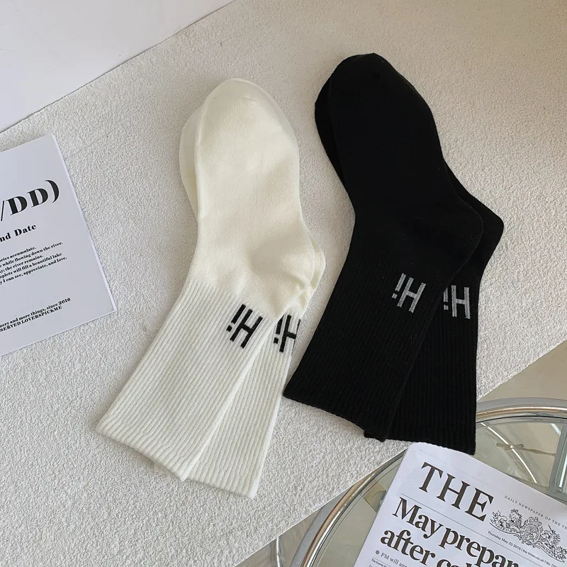 

Socks Cotton Women's New Autumn Winter Simple Hi Letters Black White Mid-tube Ins Soft Sports Wear Comfortable Fashion Pile Sock