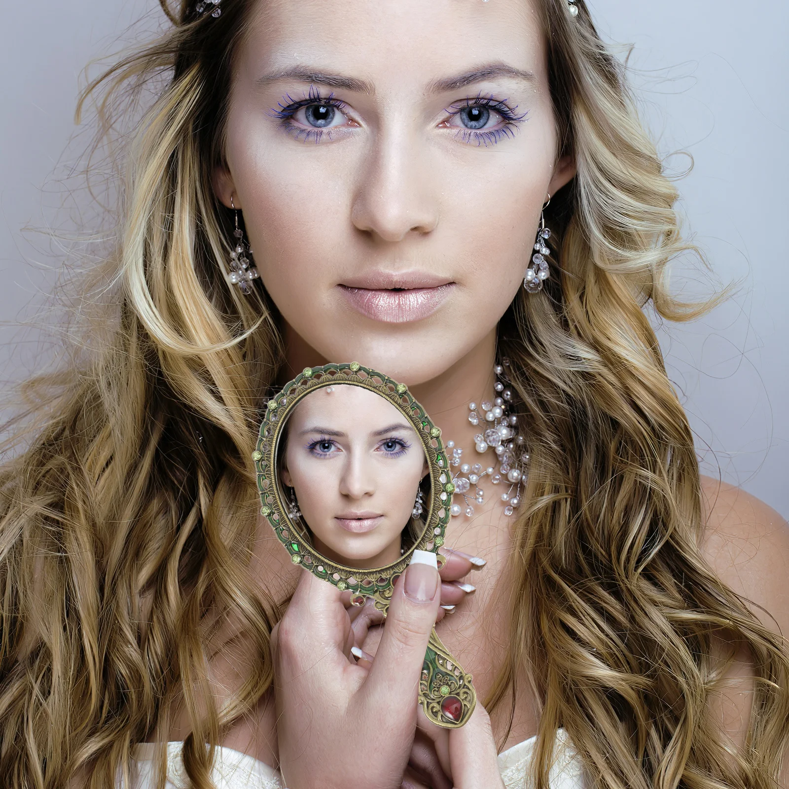 

1Set Retro Handheld Makeup Mirror Smooth Grip Portable Compact Mirror for Home Travel Outdoor Use Small Makeup Mirrors