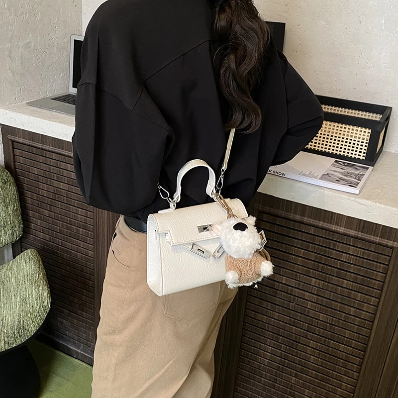 

Shopping Expert Shoulder Bag Women Multifunctional Handbag Spacious Design For Retail Therapy And Purchases