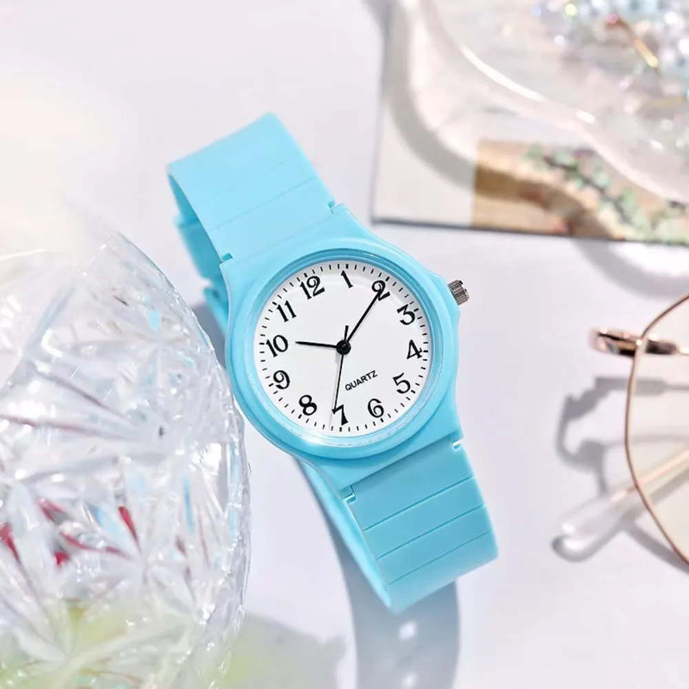 

Adjustable Silicone Strap Minimalist Digital Watch Fashion Leisure Round Dial Children's Quartz Watch Small Dial Student Watches