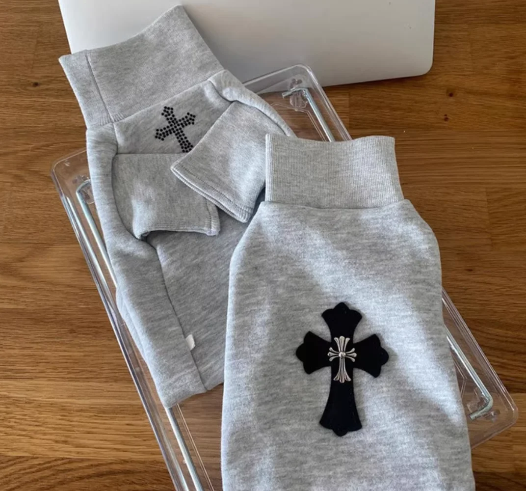 Pakaian Hewan Peliharaan Katun Lembut Dan Nyaman Dengan Desain Sulaman Silang Dalam Bahasa Jerman - Baju Pullover Kucing