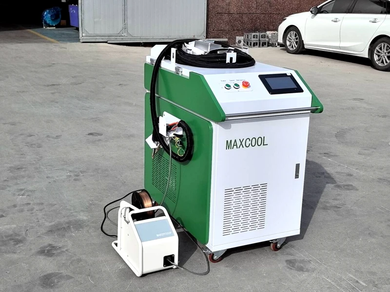 Portable Fiber Laser Welding Cleaning Machine Handheld Laser Head Manual Welding for Steel