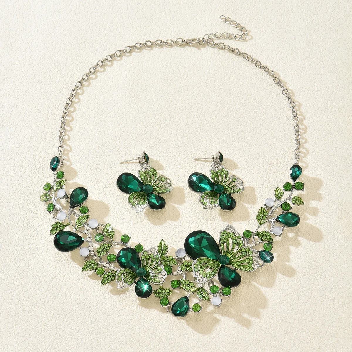 Exaggerated Retro Necklace Earring Set for Women's Luxurious Crystal Banquet Party Photography Dress with Accessories