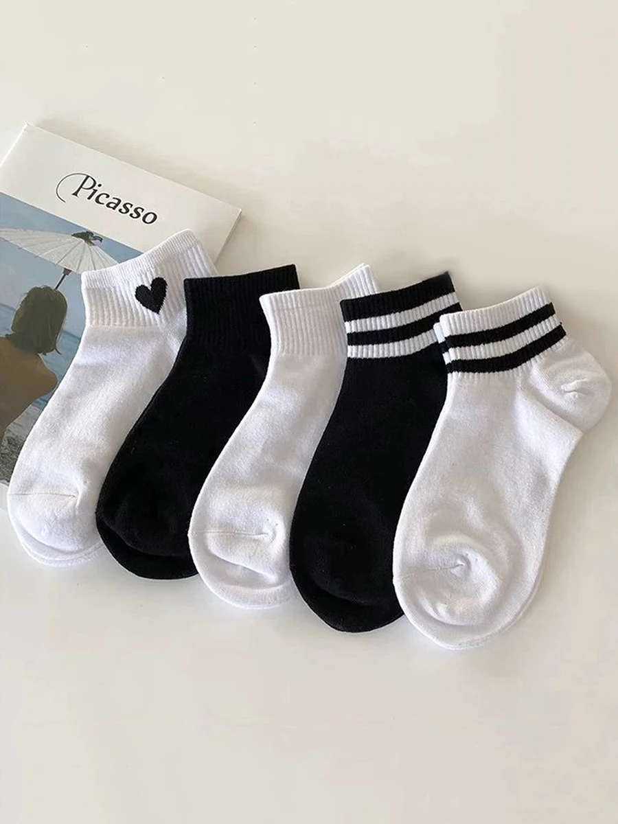 

5 Pairs Of Spring And Summer Men's And Women's Simple Breathable Solid Color Striped Black And White Combination Short Tube Sock