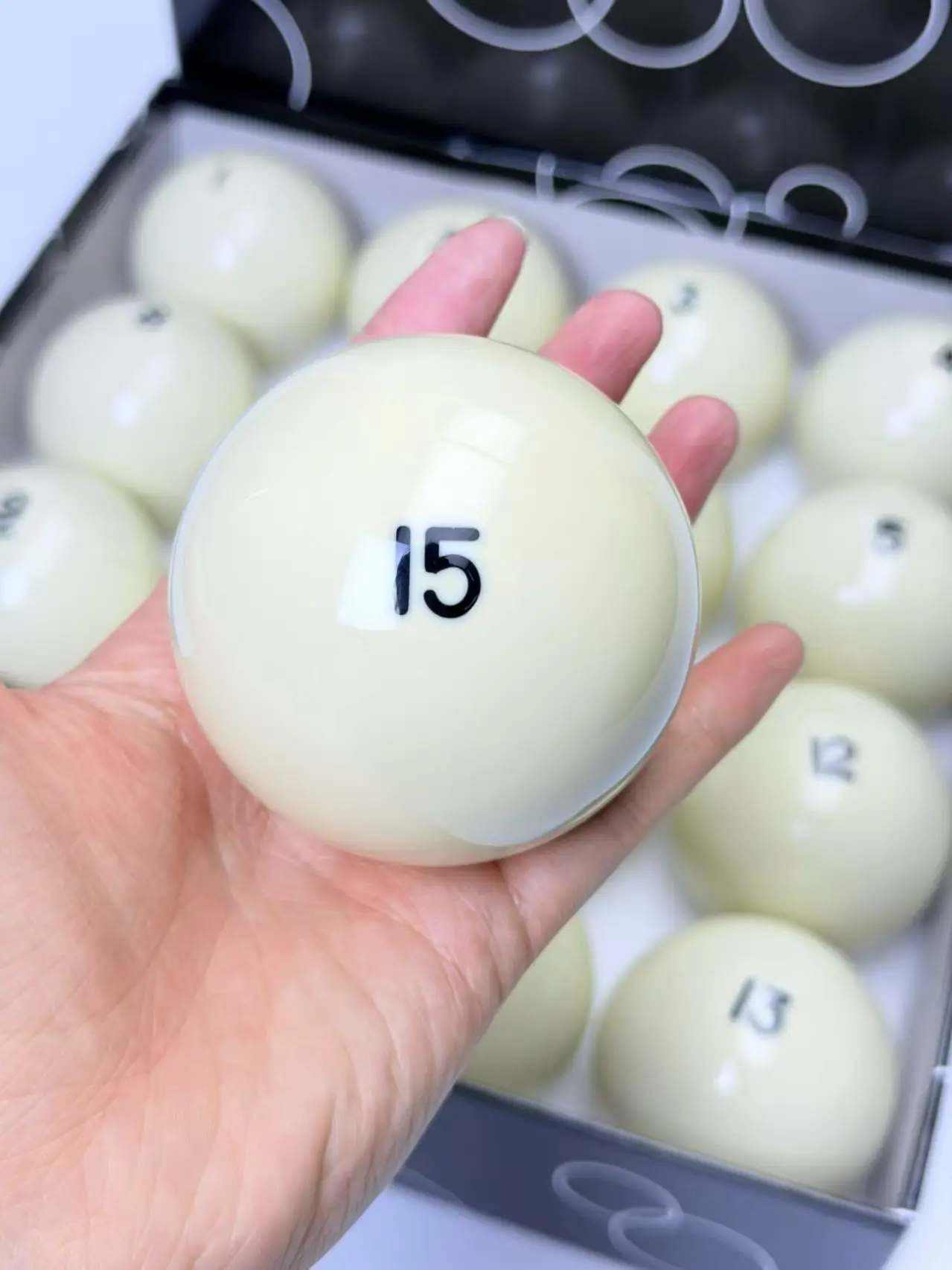 

Russian Billiard Ball Set 68mm Standard Size Resin High Gloss Cost-Effective For Home/Club Russian Pyramid Game Play Balls