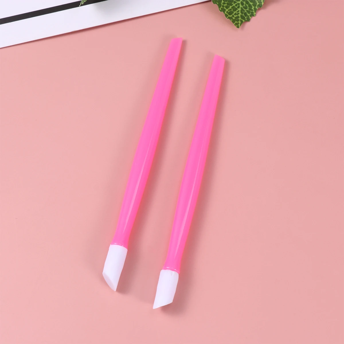 

100Pcs Nail Cuticle Pushers Plastic Manicure Dead Skin Remover Nail Art Pushers Ergonomic Design