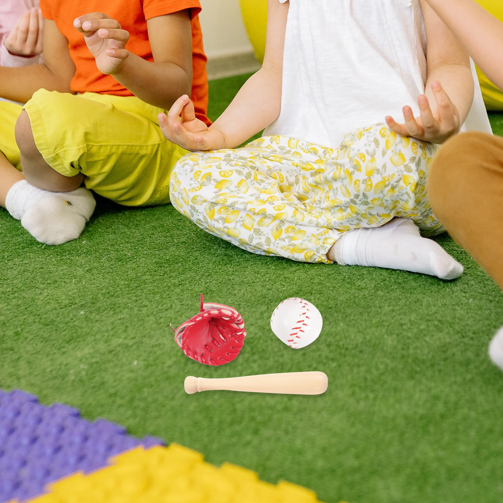 

Baseball Softball Mini 2 Sets Cover Gloves House Goodies Child Toy Ball Sport Gift Keychain Supply Kit