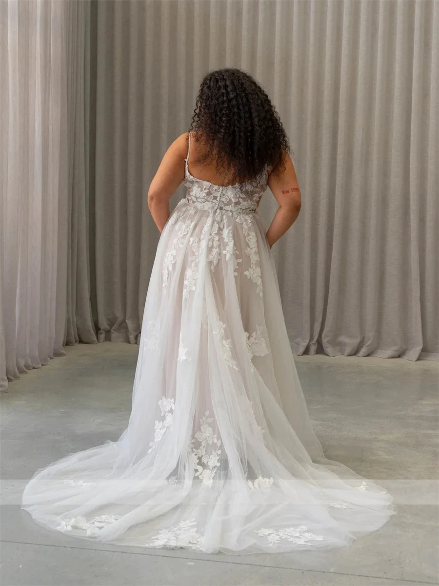 Customized Elegant Wedding Dress Spaghetti Straps Plus Size Applique Lace Slit Champagne for a Dreamy Bridal Dress
