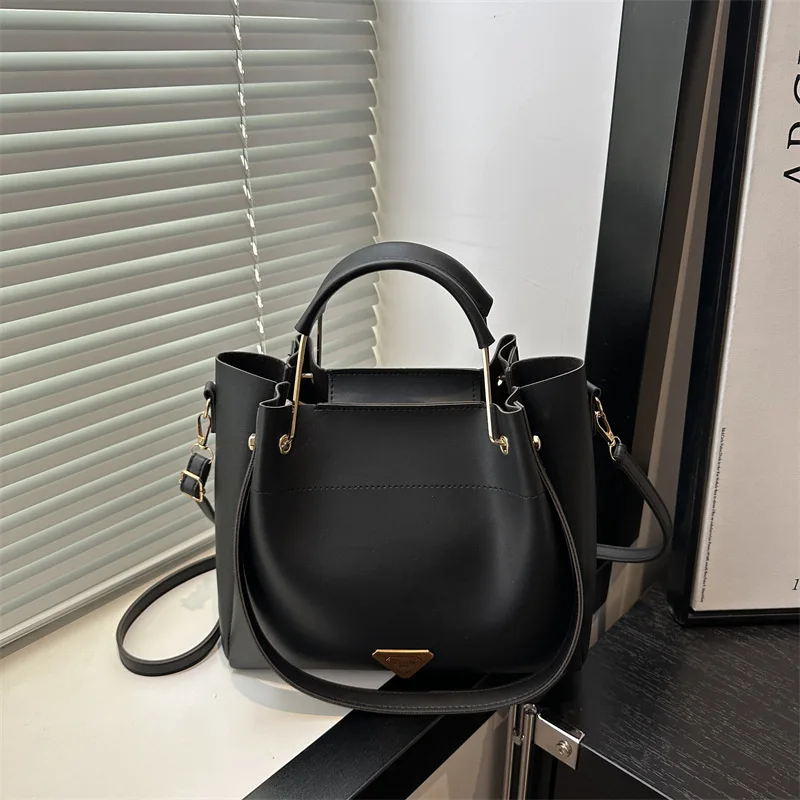 

Сумки через плечо для женщин, новинка 2023 года, винтажные брендовые модные женские сумки на плечо из искусственной кожи, роскошные дизайнерские сумки для женщин