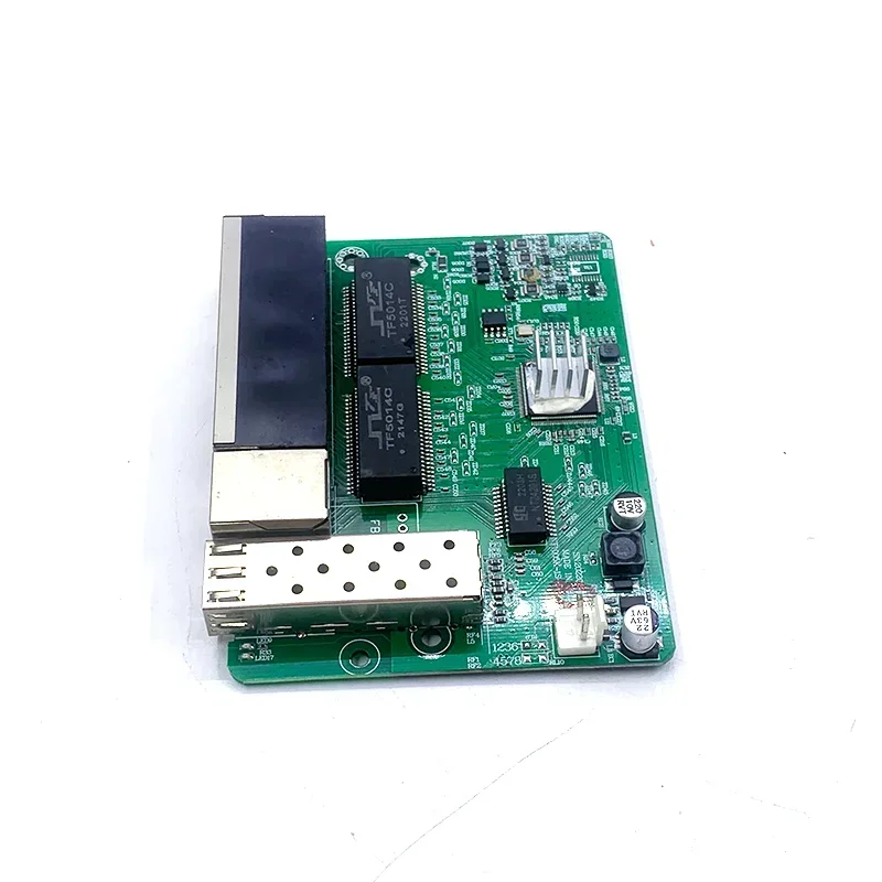 بروتوكول معيار التبديل بو ، 4 منافذ 802. 3af/at 48v poe out/48v ، 1000 mbps ، منفذ uplink/nvr ، منفذ sfp 1000 m