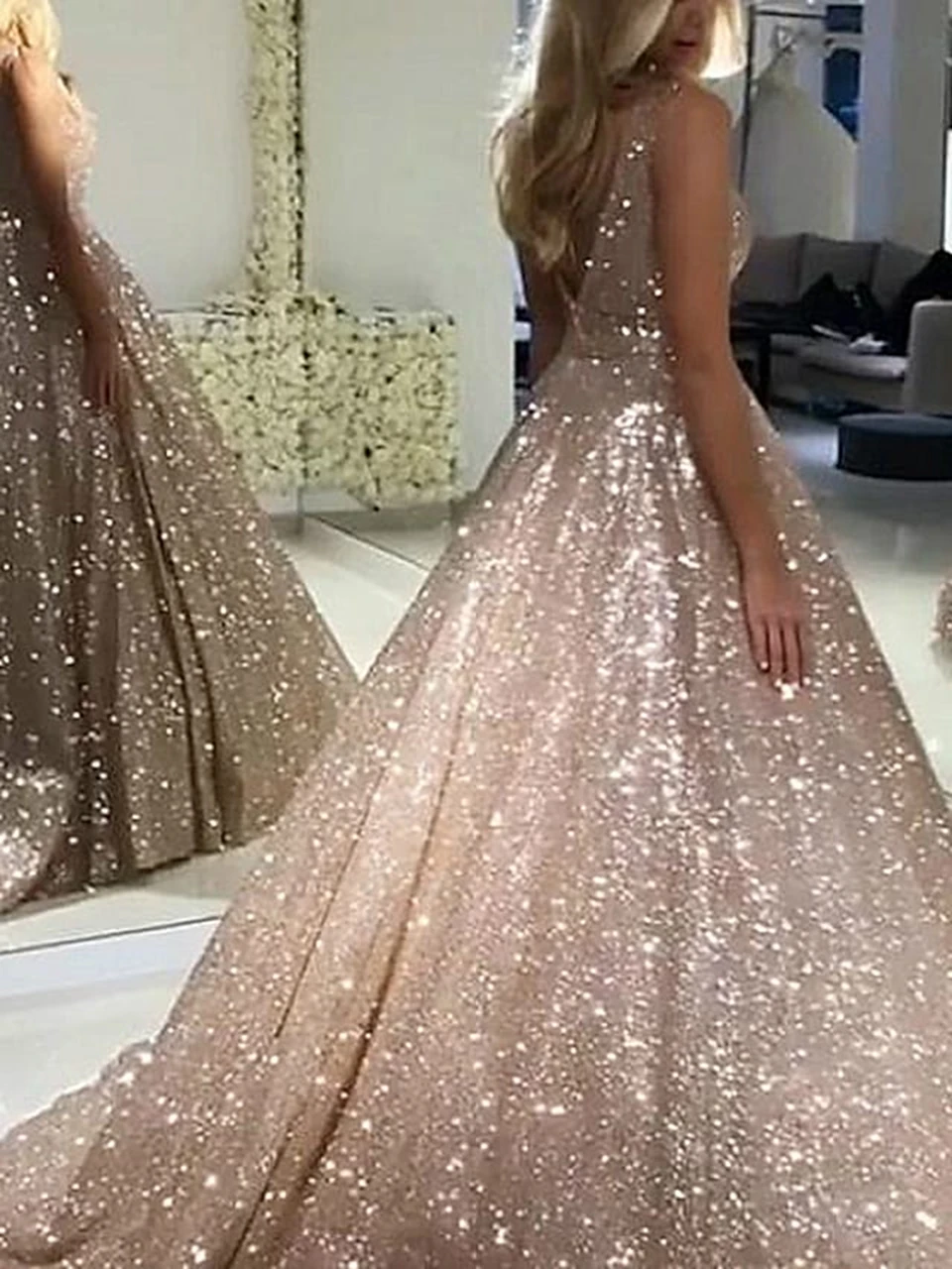 Sparkly V-Neck Sleeveless Prom Dresses 2024 Spaghetti Straps Tulle Backless Sexy Evening Dresses Glitter Vestidos De Gala