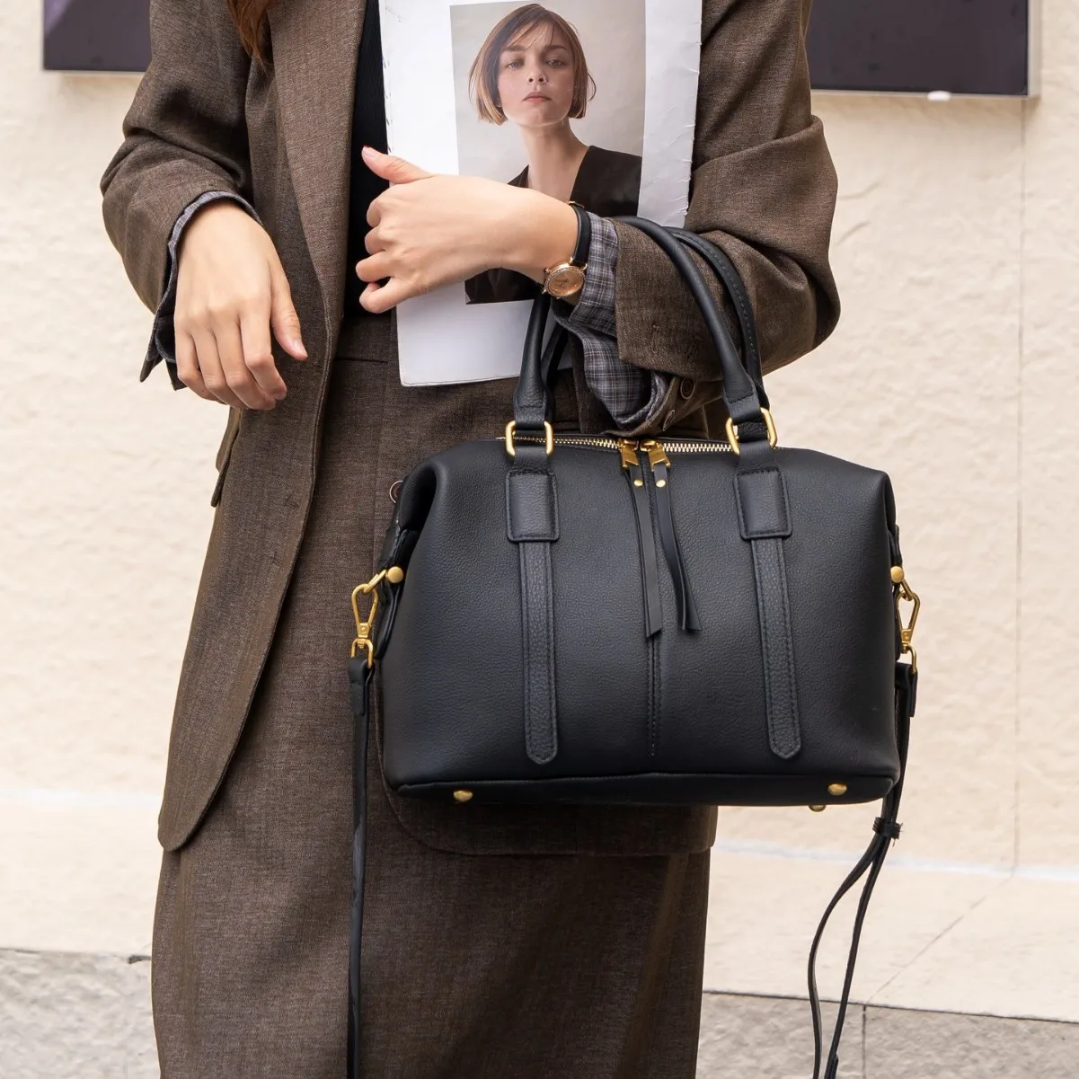 

Женская сумка, новинка 2025, однотонная повседневная модная мягкая сумка, женская универсальная сумка-мессенджер большой вместимости, портативная сумка через плечо