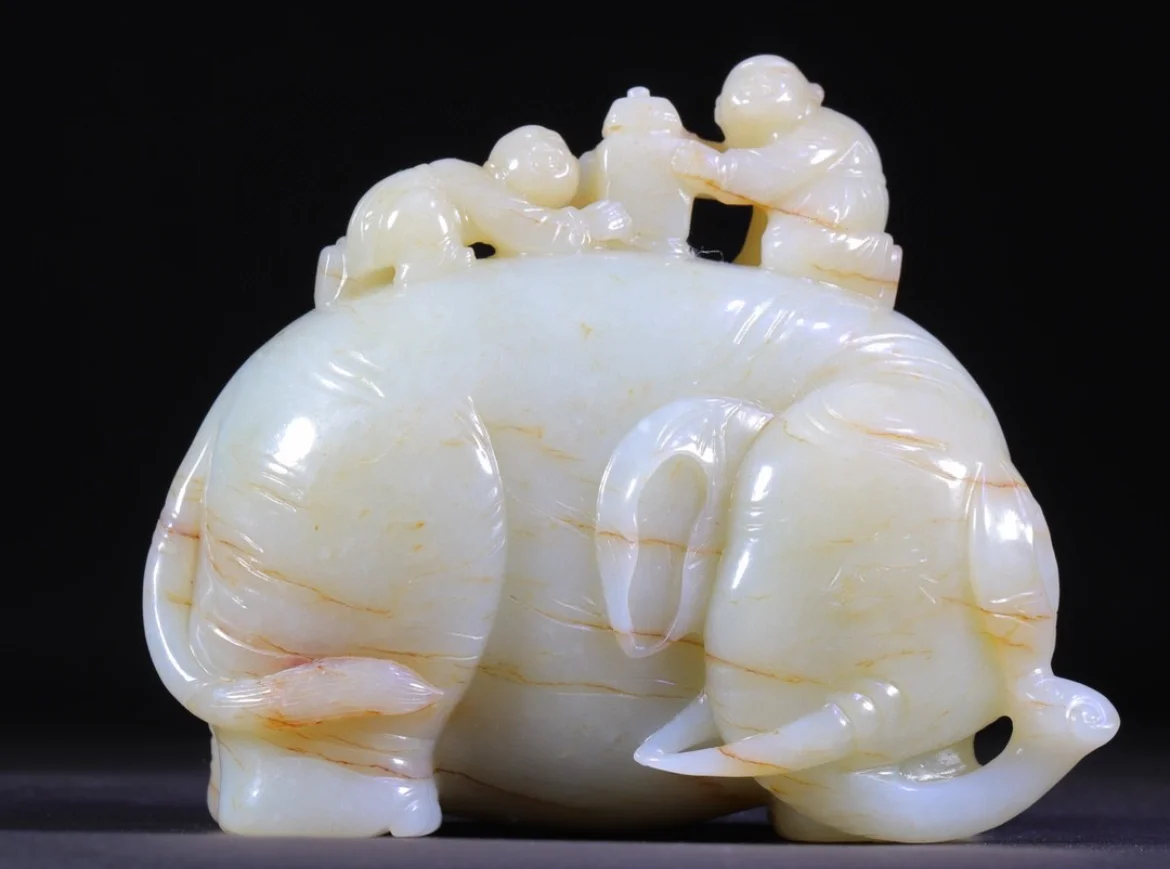 CHINESE QING DYNASTY 100% NATURAL HOTAN WHITE JADE HAND CARVED ELEPHANT STATUE