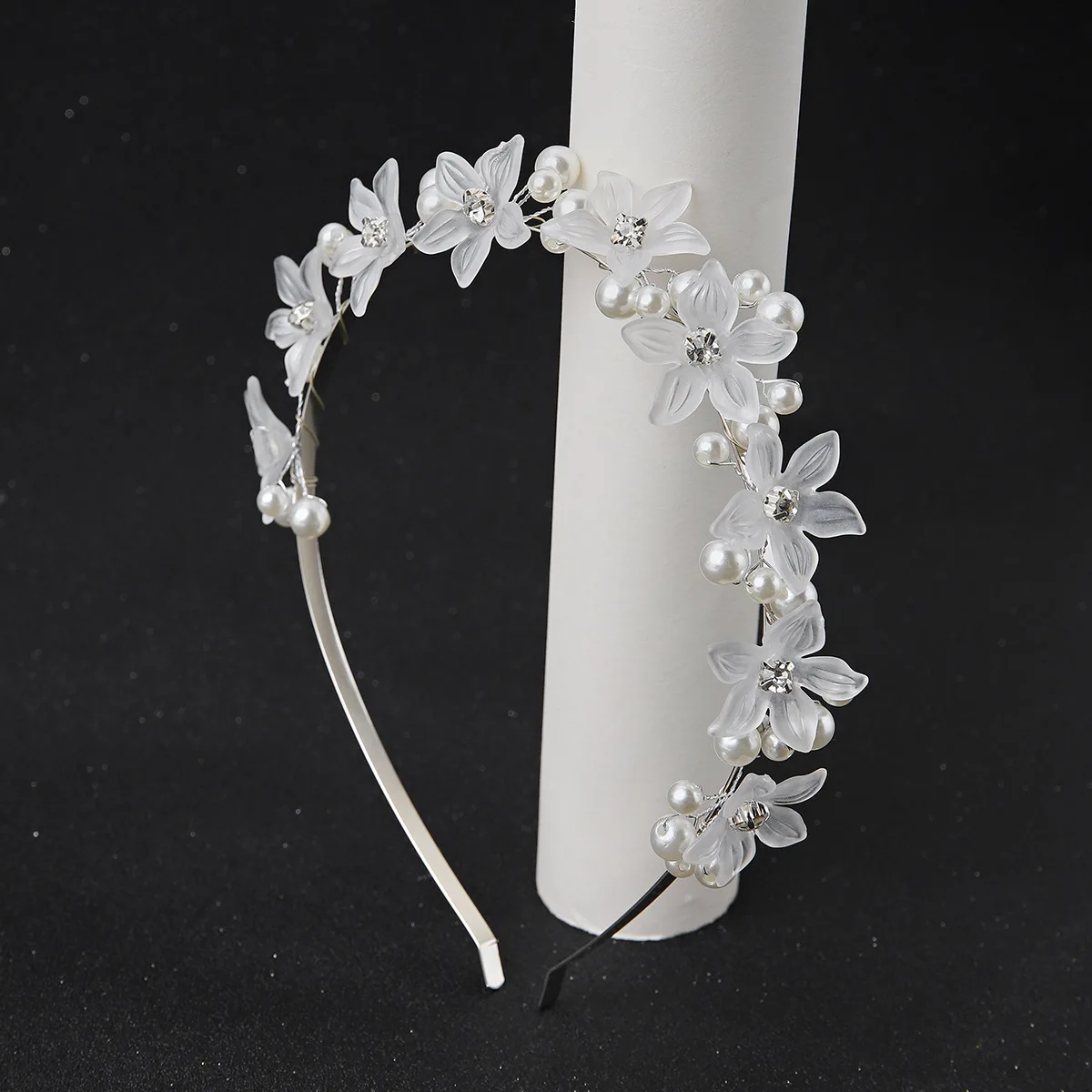 Luxury Pearl White Acrylic Flower Temperament Jewelry Headband Hair Accessories for Women\'s Wedding Party Hair Hoop