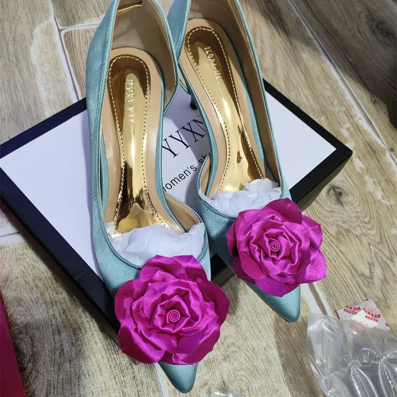 

2023 New Network Celebrity Fine Heel Rose Blossom Fashion High Heels French Pointed Pumps 34-40 Estate Tea Party Women's Sandals