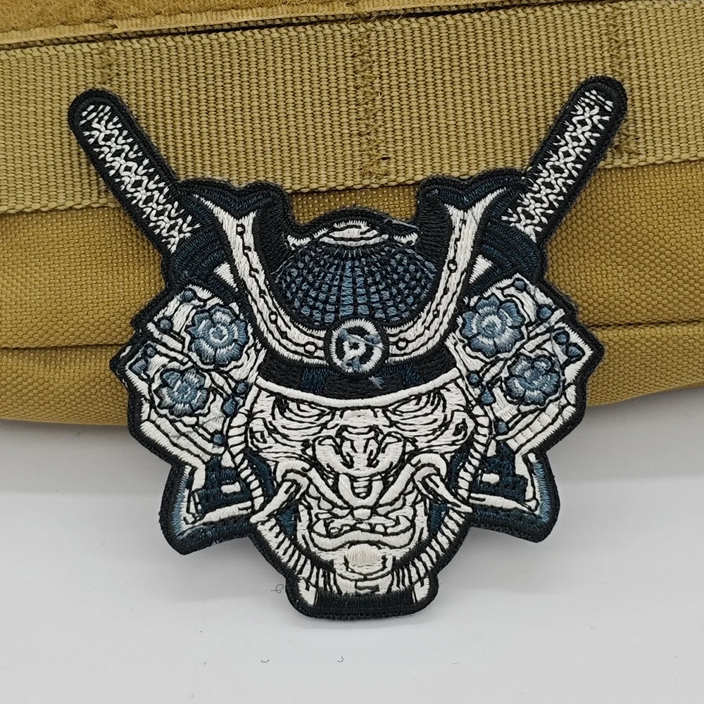Patch Bordado de Máscara Hannya Kabuto Samurai Japonês, Emblema Tático de Moral Oni Demônio Espada Sakura DIY para Mochilas e Roupas