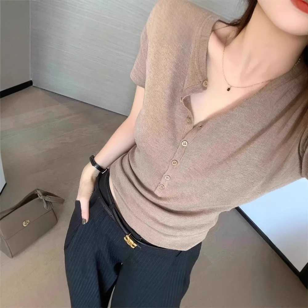 

2026 Summer Khaki V Neck Ice Silk Knit T Shirt for Women Old Money Style Slim Fit Short Sleeve Henley Elegant Casual Layering