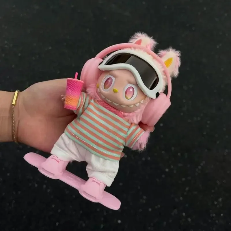 

Одежда 17 см для куклы Labubu Gen 1-3, милый Радужный розовый комбинезон, комплект с наушниками и обувной одеждой, подвесные аксессуары