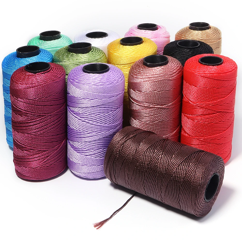120 Yards 1,5mm 3-fädiges DIY Strickgarn Eis-Seide Farbiges Kunstgarn für Taschen Hüte Polypropylen-Seil zum Häkeln – Detail 2