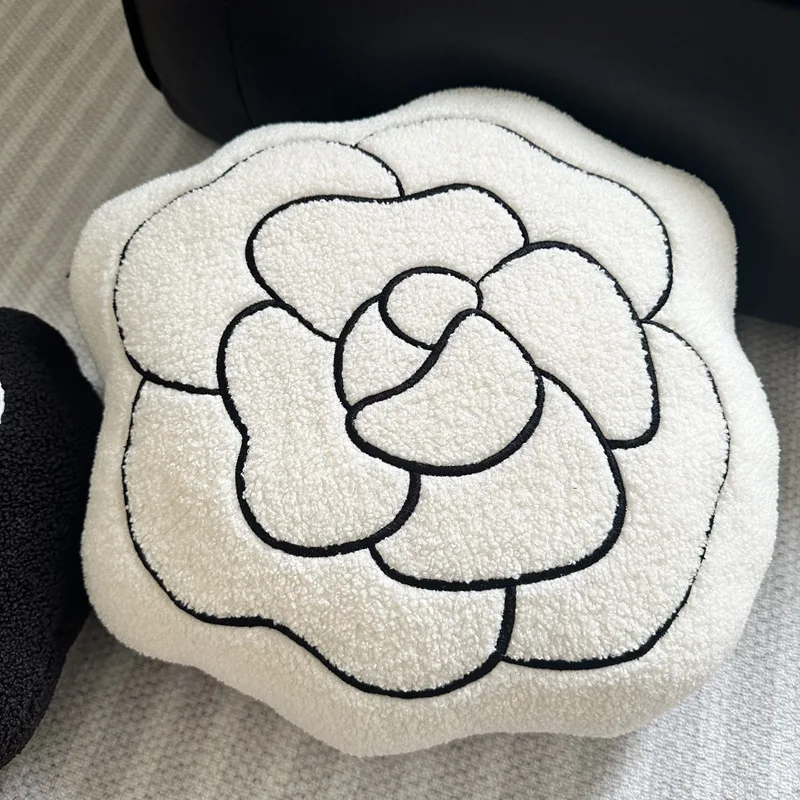 Oreiller en peluche fleur de camélia 45cm, coussin de siège plante blanche et noire, sol intérieur, canapé, chaise, Support arrière, cadeau en peluche