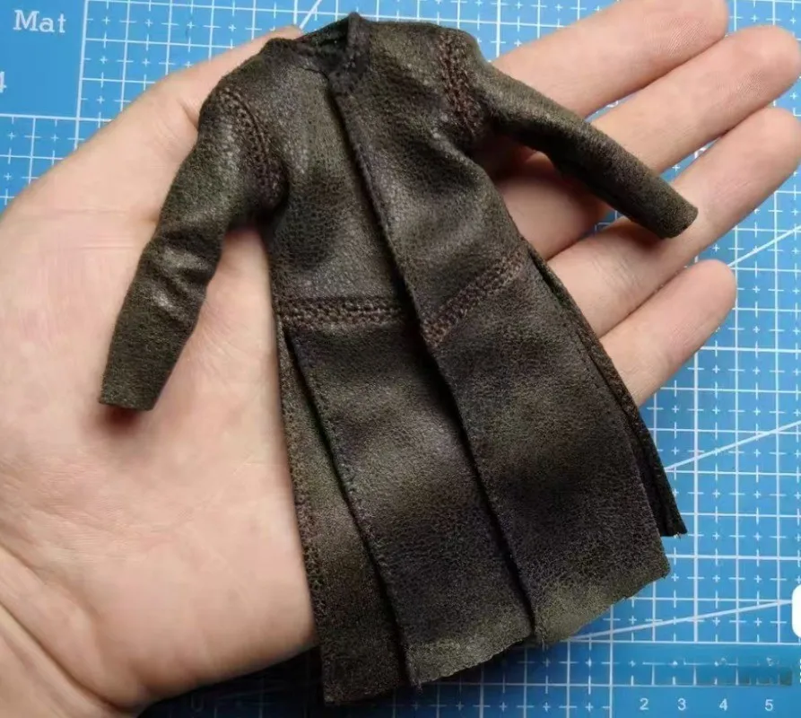 

Модель пальто в масштабе 1/12 для 6-дюймового короля