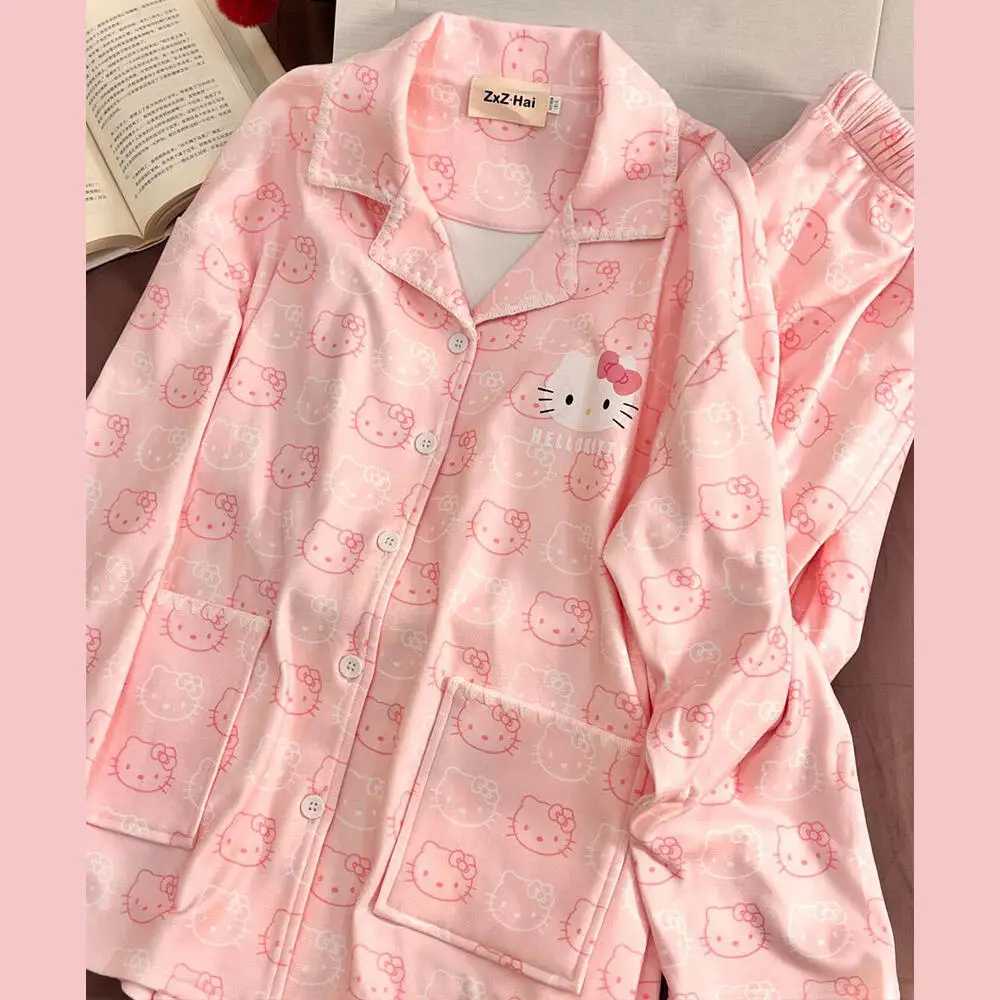 ชุดนอนผ้าฟลีซลายการ์ตูนซานริโอ้ ฤดูใบไม้ร่วง ฤดูหนาว น่ารัก ลายเฮลโลคิตตี้ ชุดนอนผ้าพลัฌสำหรับผู้หญิง ชุดนอนหนานุ่ม อุ่นสบายสำหรับสาวๆ