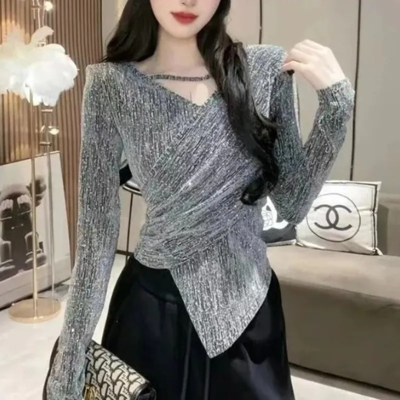 

Purely Desired Pullover V-neck Heavy Industry Flash Diamond Women's 2024 Spring Fashion Irregular Slim Fit Long Sleeved Tops