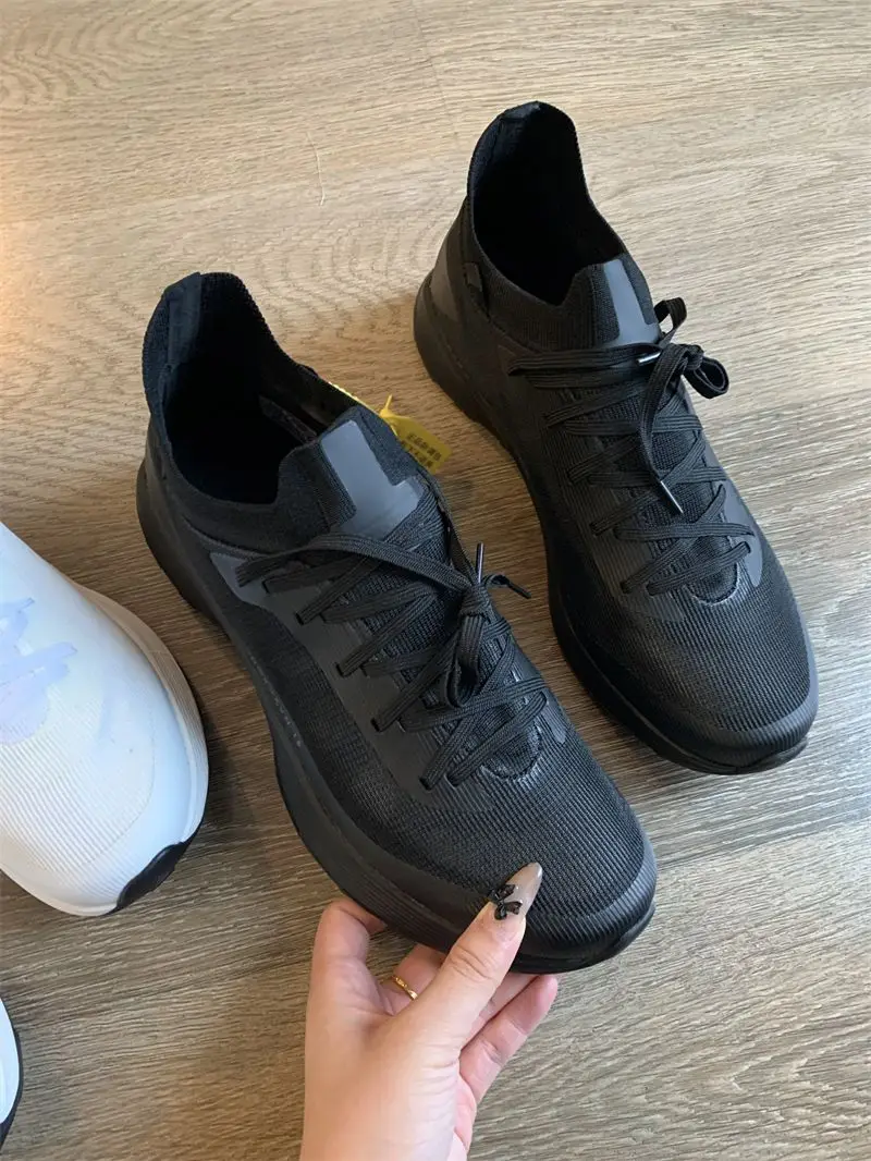 Men Plain Tone Casual Sneakers Light Thin Upper Shock Absorb Rubber Sole Breath Knit All Match Outdoor Flat Shoes
