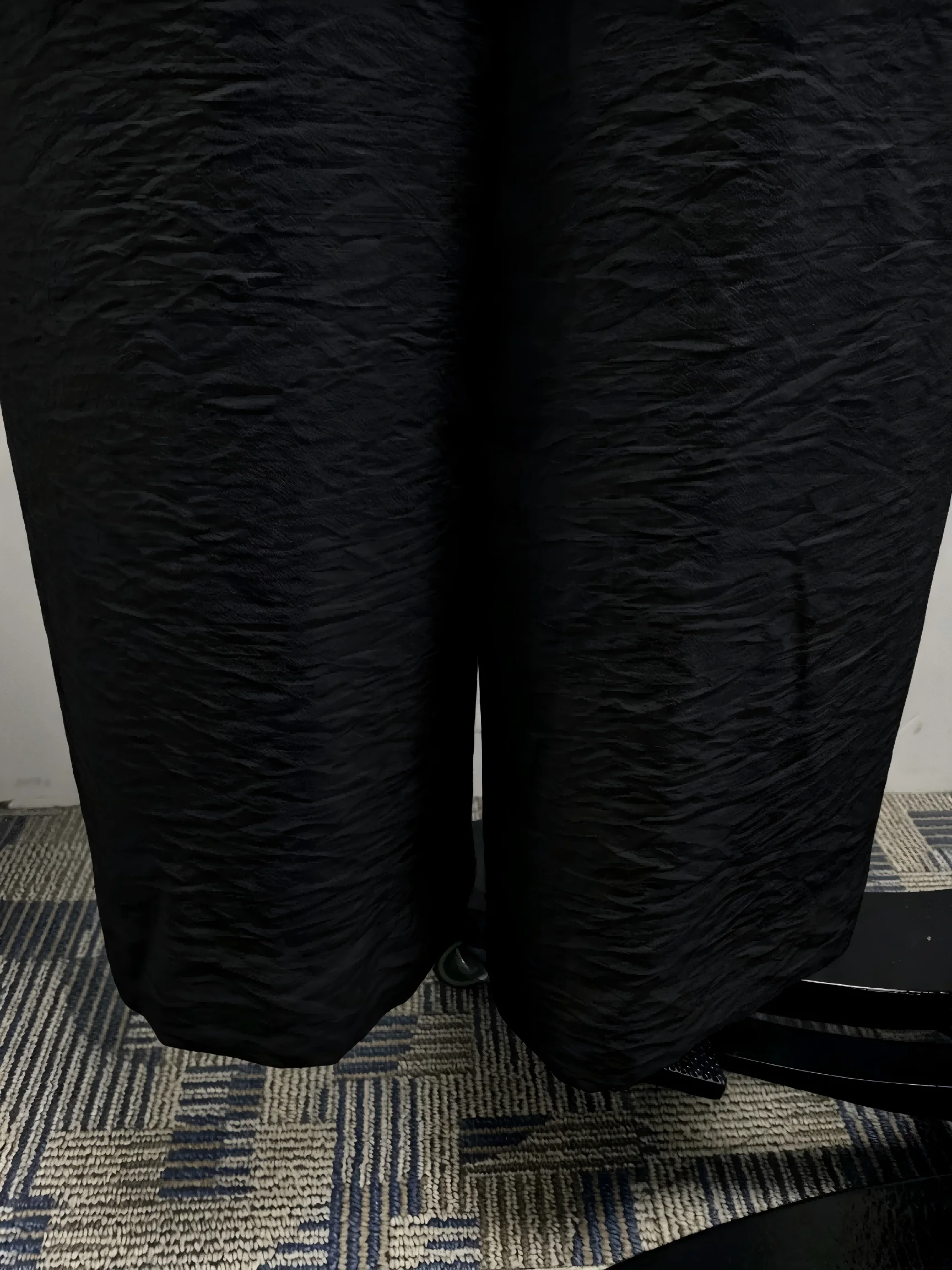 Damen Neckholder-Jumpsuit, ärmellos, mit Frontreißverschluss, quadratischer Schnalle am Gürtel, weitem Bein, langen Hosen, elegant, lässig, schwarzer Overall mit Taschen – Detail 7