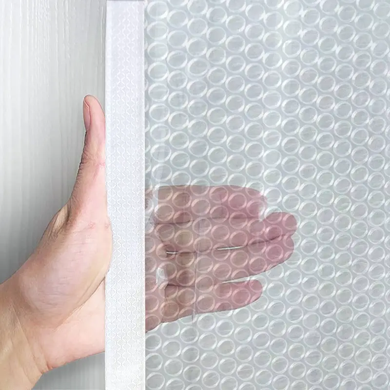 Winter whole piece anti cold self-adhesive air leakage bubble film curtains are easy to install with windproof insulation film