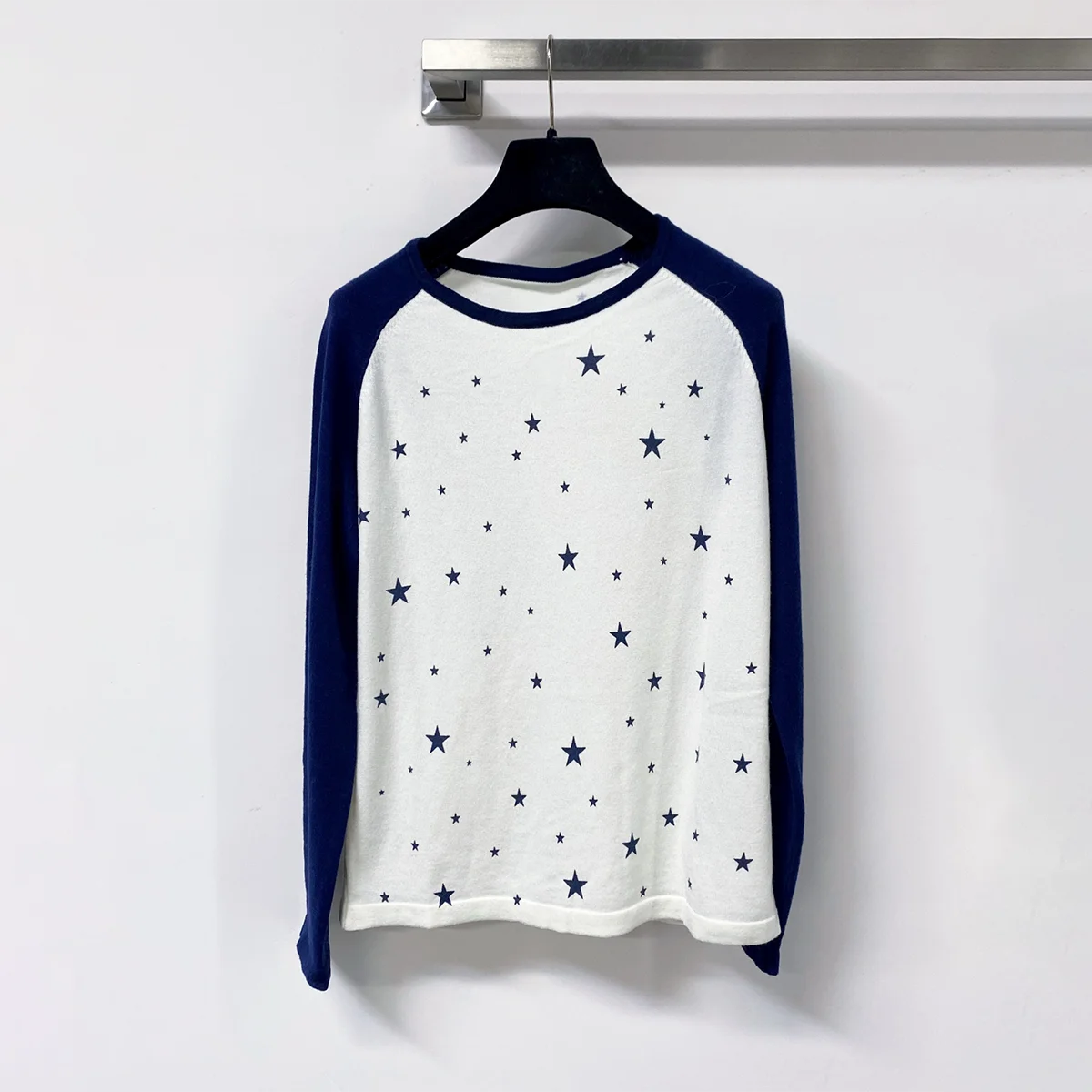 2026 Women Star Print Raglan Sleeve Knit Top, Crew Neck Color Block Long Sleeve Tee261021103