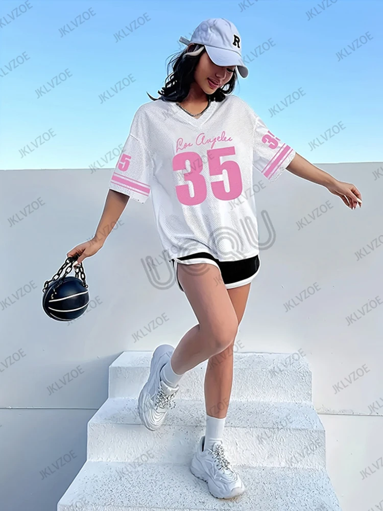 Camiseta con estampado de Los Ángeles 35 para mujer, camiseta deportiva de fútbol de manga corta con cuello en V y retazos, Tops holgados de gran tamaño Y2K, novedad de verano