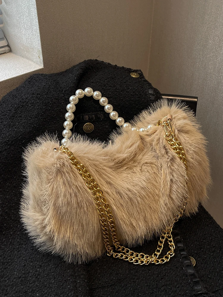 

Fashion Women's Plush Shoulder Bag Korean Style Pearl Chain Crossbody Bag 2023 Autumn Winter New Versatile Lady Commuter Pack