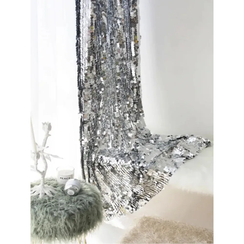 Custom-Made Background Curtains Gold And Silver Mesh for Luxury Clothing Stores Fashion Show Stage Props
