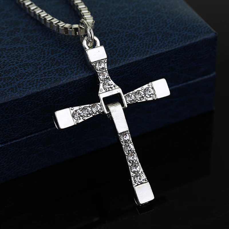 The Fast and The Furious Dominic Toretto Crystal Jesus Cross Pendant Necklace For Men Crucifixo Masculino Jesus Christ Neck