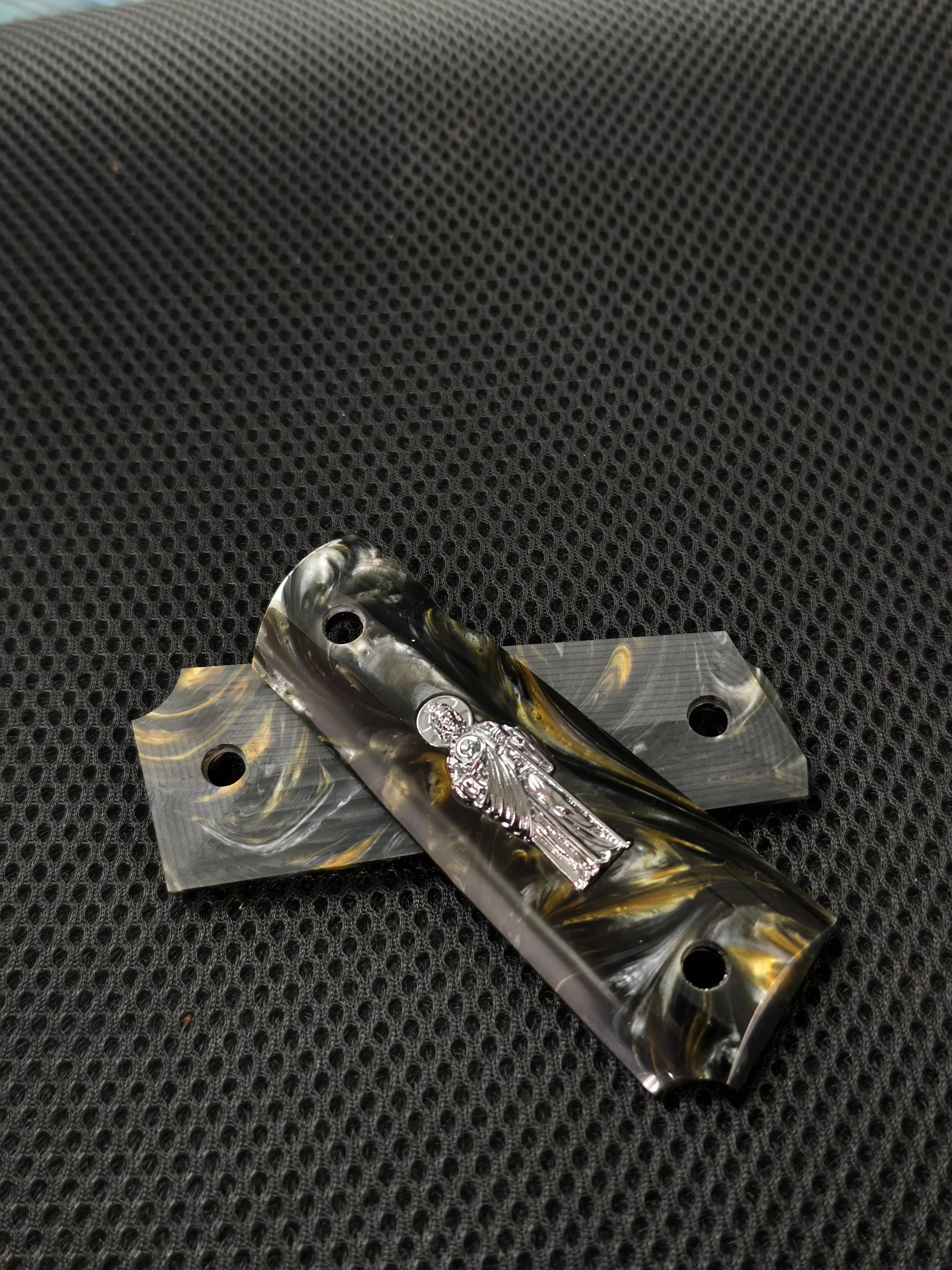 1911 Grips Full Size, Goudbruine parelmoer Zilver Saint Jude, Geschikt voor Colt, Kimber, Springfield, Remington, Rock Island, Government Commander